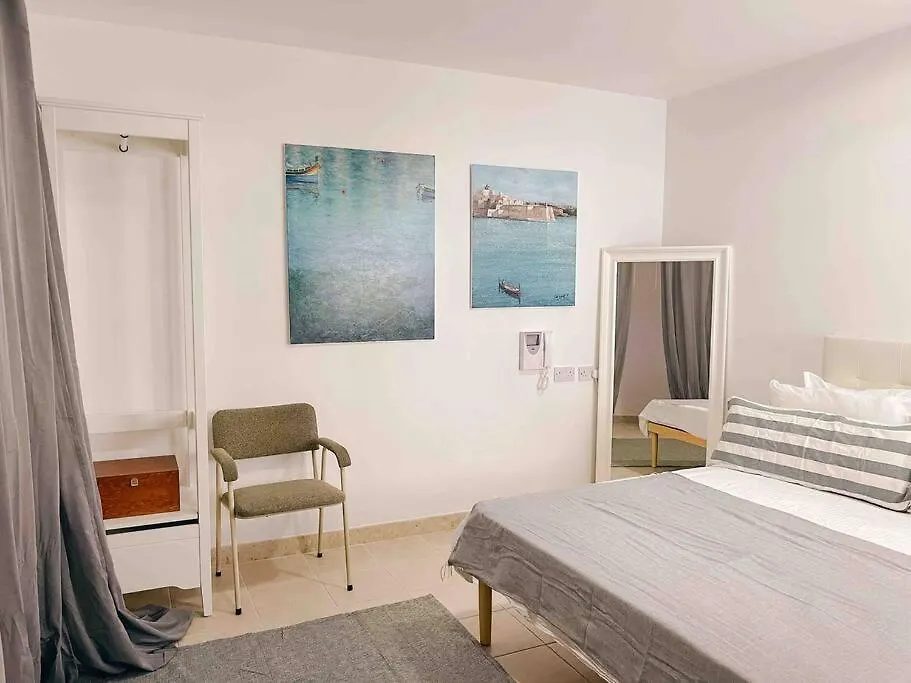 City Penthouse With Roof Terrace And Sea Views Valletta Apartment