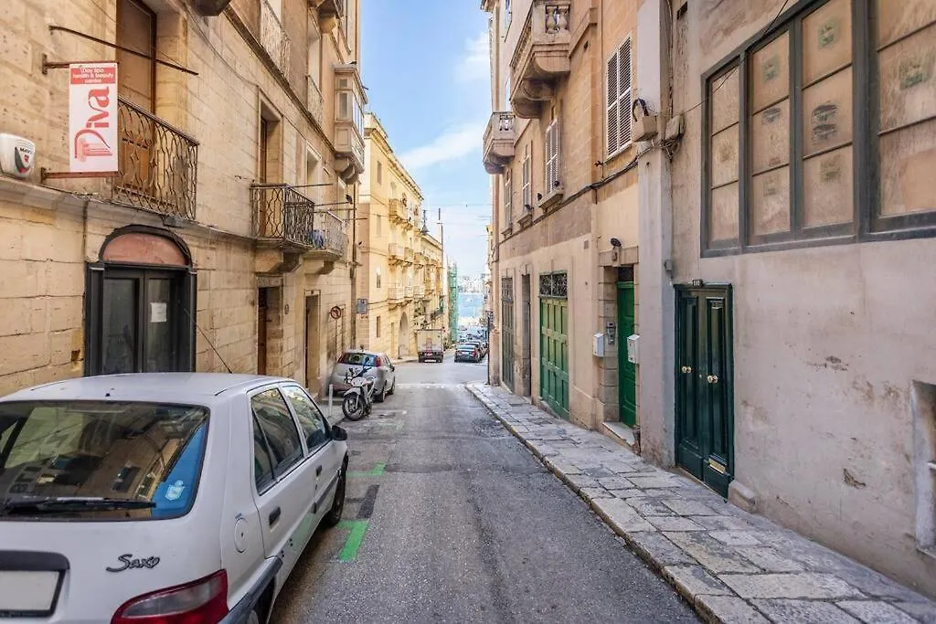 City Penthouse With Roof Terrace And Sea Views Valletta Malta