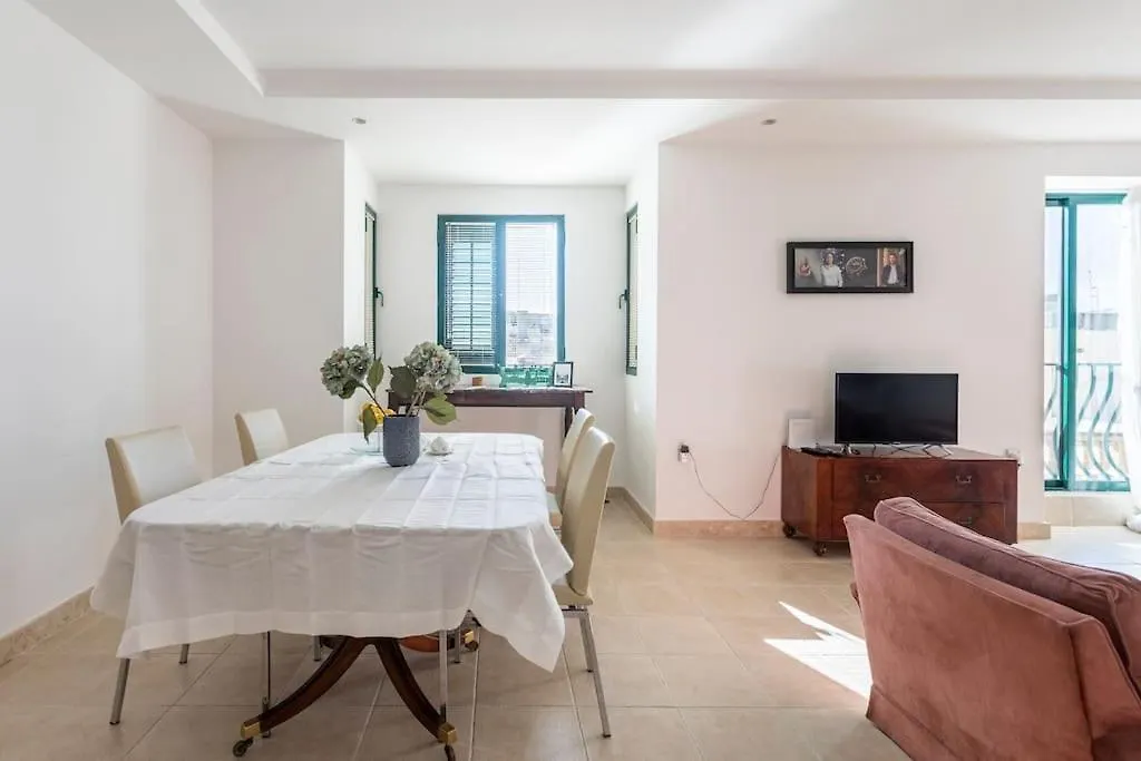 City Penthouse With Roof Terrace And Sea Views Valletta Apartment
