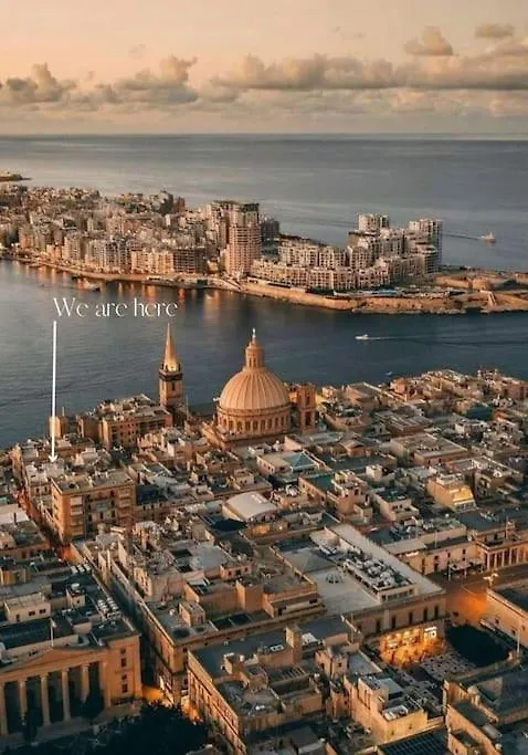 Apartment City Penthouse With Roof Terrace And Sea Views Valletta