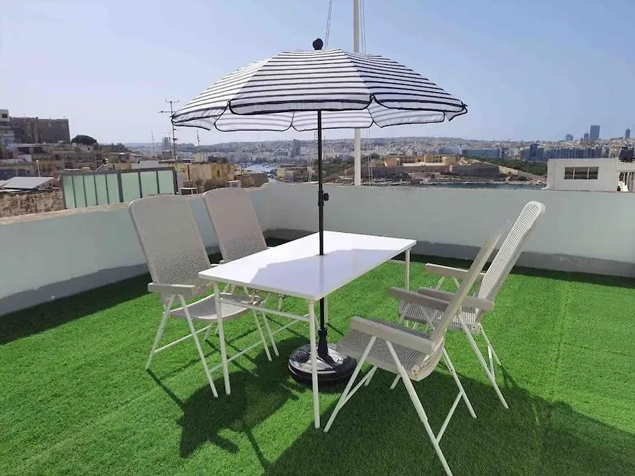 City Penthouse With Roof Terrace And Sea Views Valletta 0*,  Malta