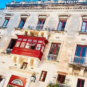 Luciano Boutique La Valeta